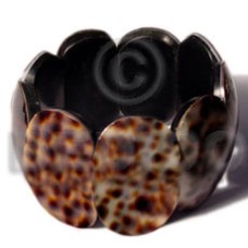 oval 35mmx20mm cowrie shell elastic bangle