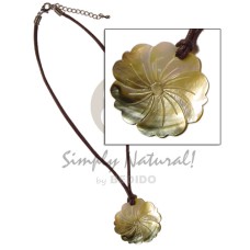 40mm 5 hearts flower blacklip pendant on