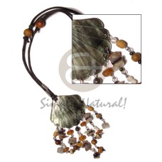 45mm blacklip with dangling shell, wood and