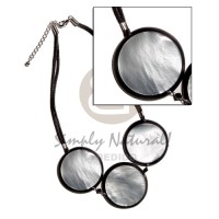 3 pcs. round 35mm hammershelll with resin