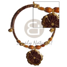 45mm flower coco with gold trimmings pendant