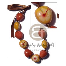 kukui nut choker in graduated red