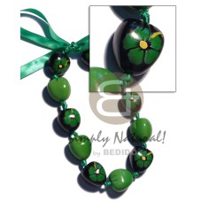 kukui nut choker in graduated green