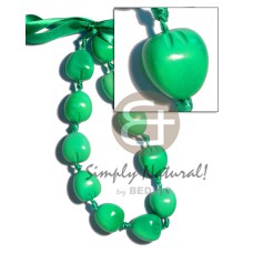 kukui nut choker in graduated lime