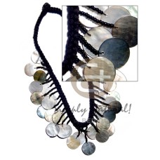 36pcs. dangling 18mm round blacklip in black