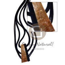 50mmx18mm triangular laminated cracking brownlip pendant with