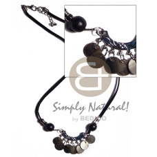 dangling 7pcs. 10mm blacklip with wood beads