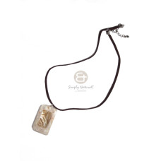 45mmx27mm rectangular laminated brownlip in crème resin