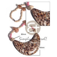 asstd. wood beads neckline with chunky cowrie