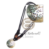 35mmx30mm teardrop carved blacklip shell pendant with wood beads a