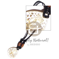 35mmx30mm teardrop carved mop shell pendant with wood beads accent