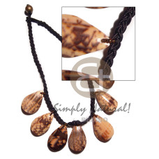 8 pcs. 25mm dangling teardrop shells in sutash flat macrame  1