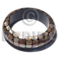 h=37mm thickness=10mm inner diameter=65mm brownlip in black