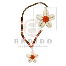 4-5mm coco beads tiger w/ 7-8 coco pokalet beads in red bleached with wood tube / cowrie flower siga