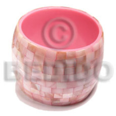 chunky bangle with kabibe shell blocking in