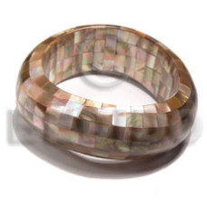 chunky wavy bangle with brownlip blocking 