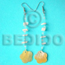 floating 15mm mother of pearl shell (MOP) scallop with white rose