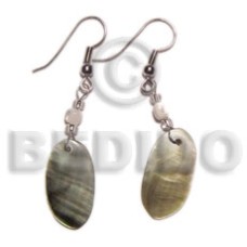 dangling 30mm oval black lip with troca