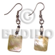 dangling 25mmx30mm rectangular black lip with troca