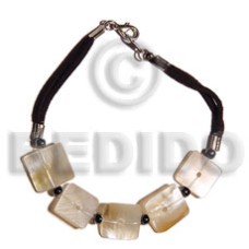 sq. cut hammershell on wax cord