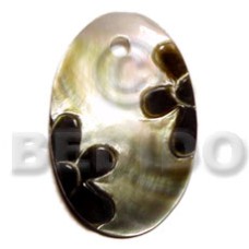 oval blacklip with natural skin embossed flower