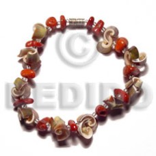 green everlasting luhuanus with red corals and