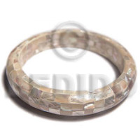 natural whitekabibe shell blocking round bangle
