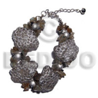 4 pcs. 32mmx25mm resin clam nuggets with silver metallic dust and cr