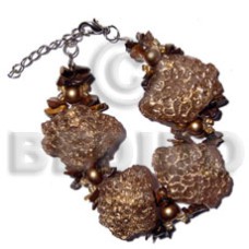 4 pcs. 32mmx25mm resin clam nuggets with