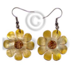 dangling 30mm flower hammershell in graduated golden