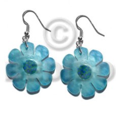dangling 30mm flower hammershell in graduated aqua