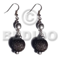 dangling coco Pokalet and 15mm naturalwood bead