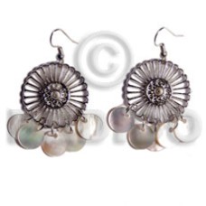 dangling 10mm round hammershells in silver metal
