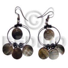 dangling 12mm round blacklip in metal ring