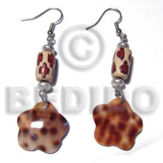 dangling wood tube with animal print and scallop 20mm cowrie tiger