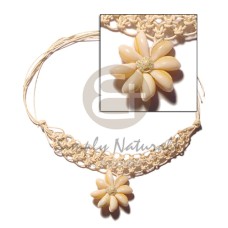 macramie choker with flower sigay pendant 