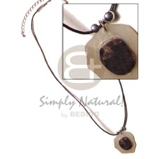 freeform 35mm hammershell pendant with embossed skin