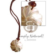 40mm blacklip flower wheel pendant with horn
