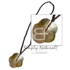 40mm scallop blacklip with 2 3mm coco heishe