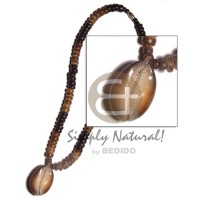 7 8mm natural brown with kaput shell pendant